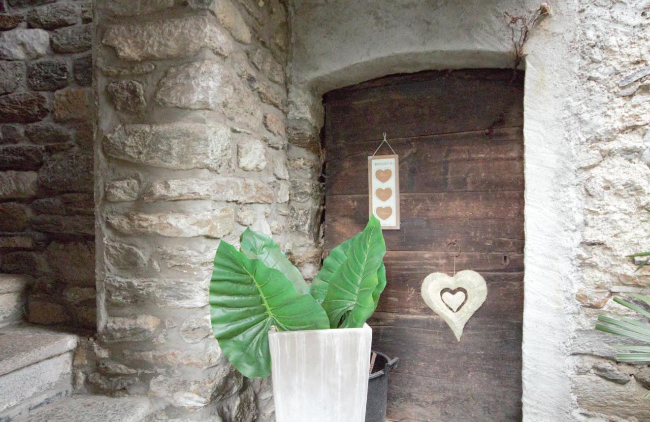 L'Antico Borgo Aparthotel Cremia Exterior photo